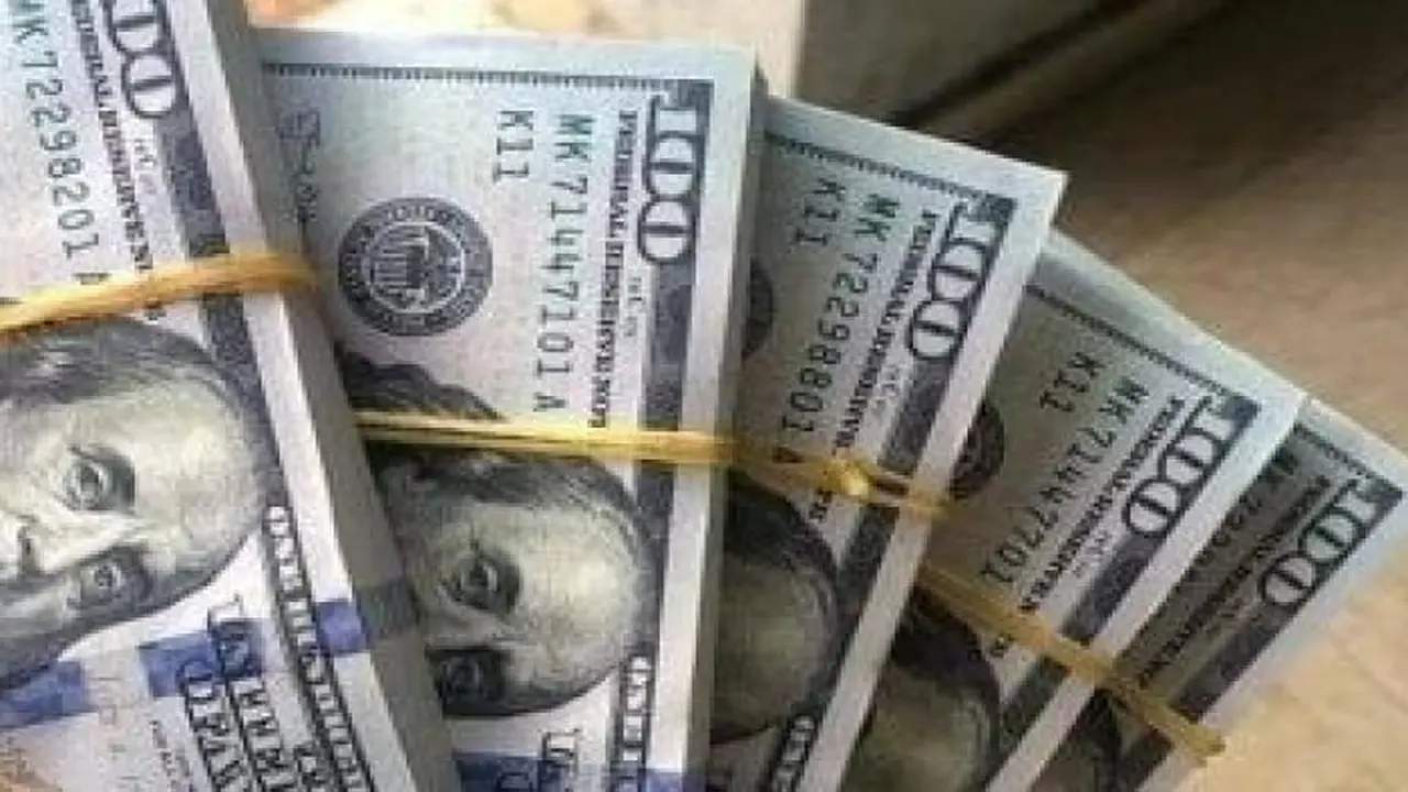 انخفاض ملحوظ في سعر الدولار أمام الجنيه في ختام تعاملات اليوم
